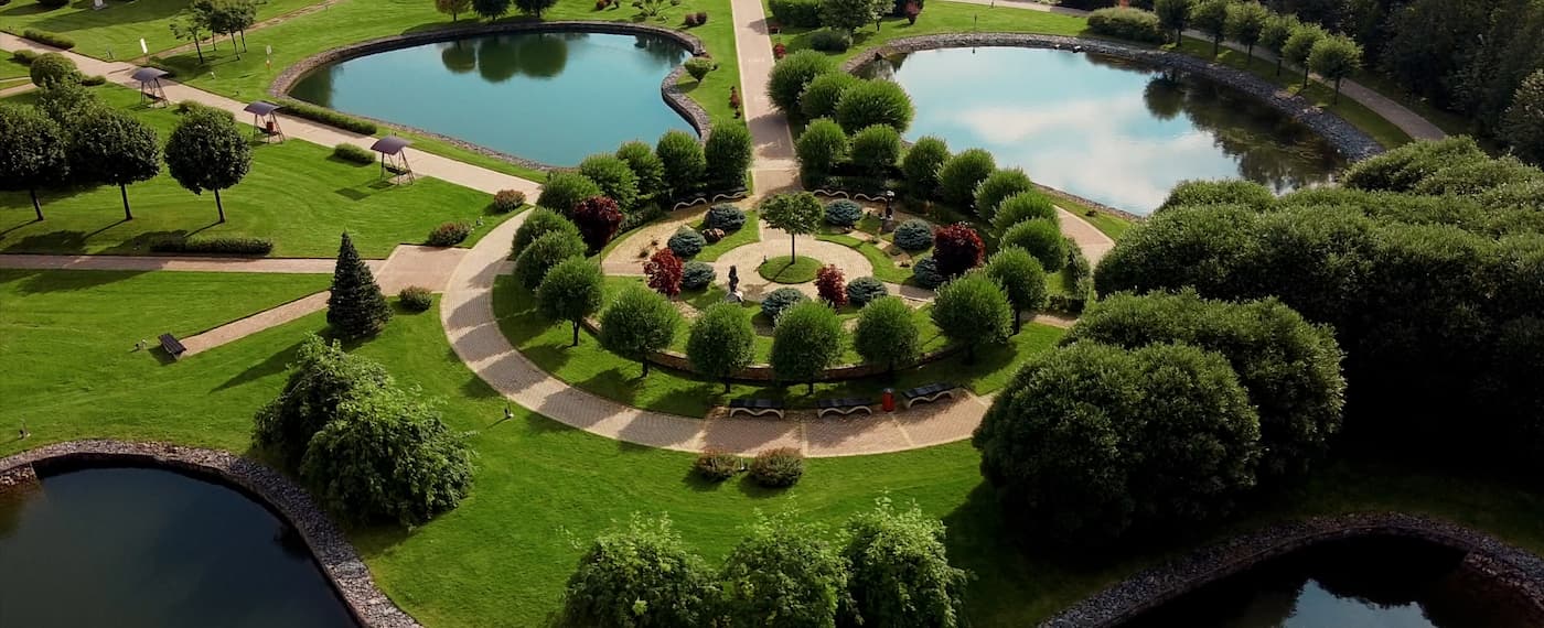 5 тематических парков – 4